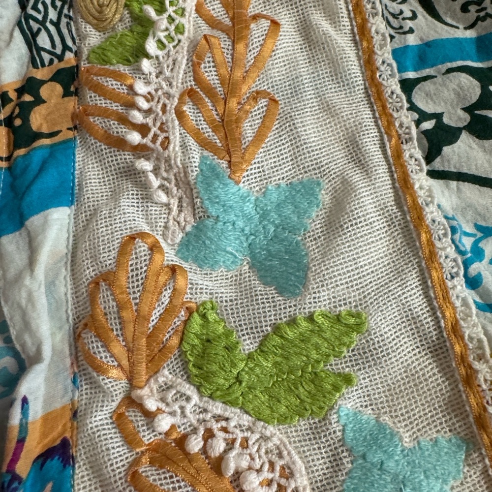 XL Parsley & Sage White and blue midi dress with multi colored floral print. XL - Picture 9 of 13